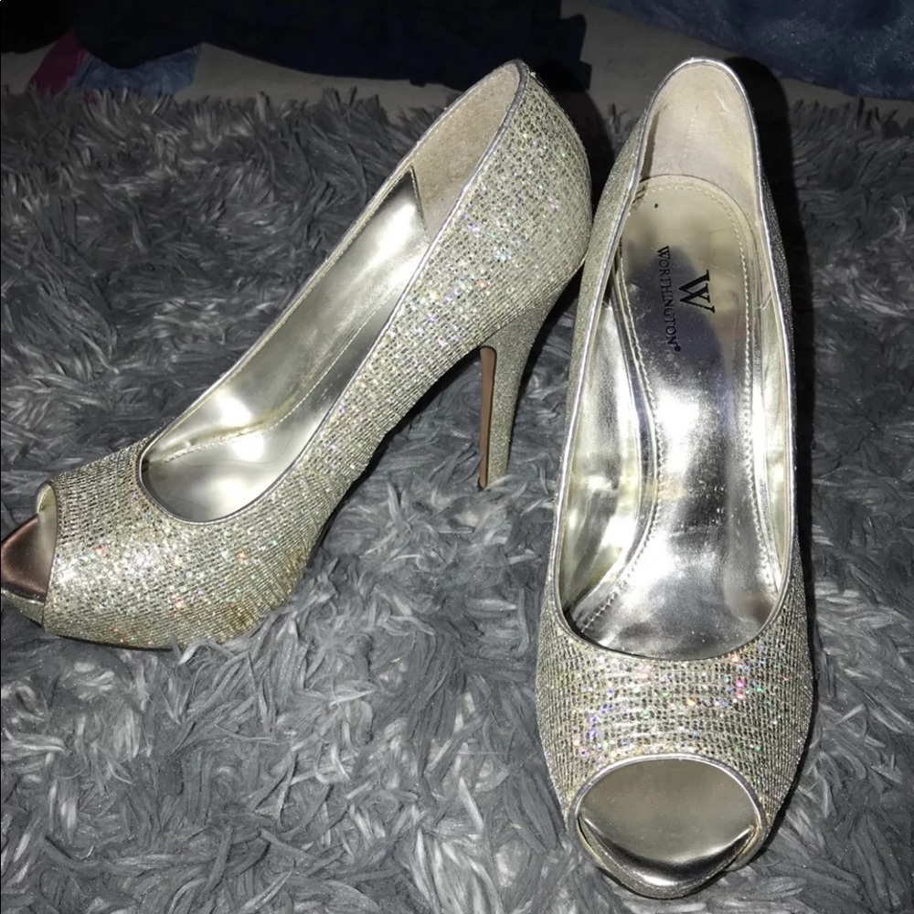 Heels - Picture 2 of 3